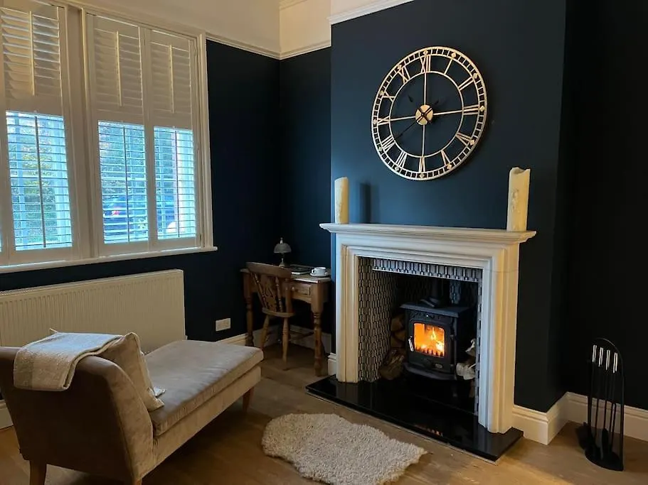 Station House-Hinton Admiral Villa Christchurch