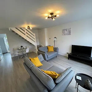  Holiday home High Tide House
