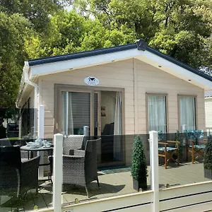  Holiday home Sea Shore Mudeford